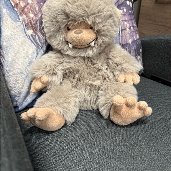 Jellycat Furry Bigfoot Plush Companion - Picture 1 of 2